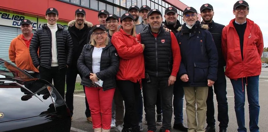 Une partie du staff de l'association Autos Passionantes