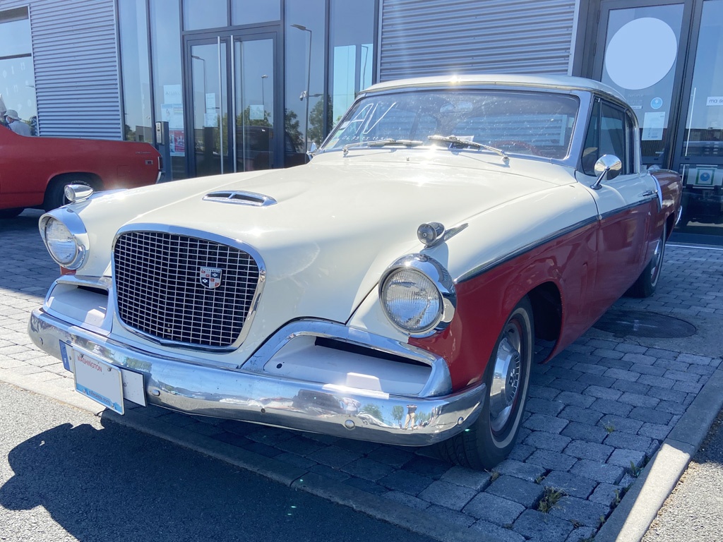 Studebaker Skyhawk de 1956 au rassemblement Pôle Collection