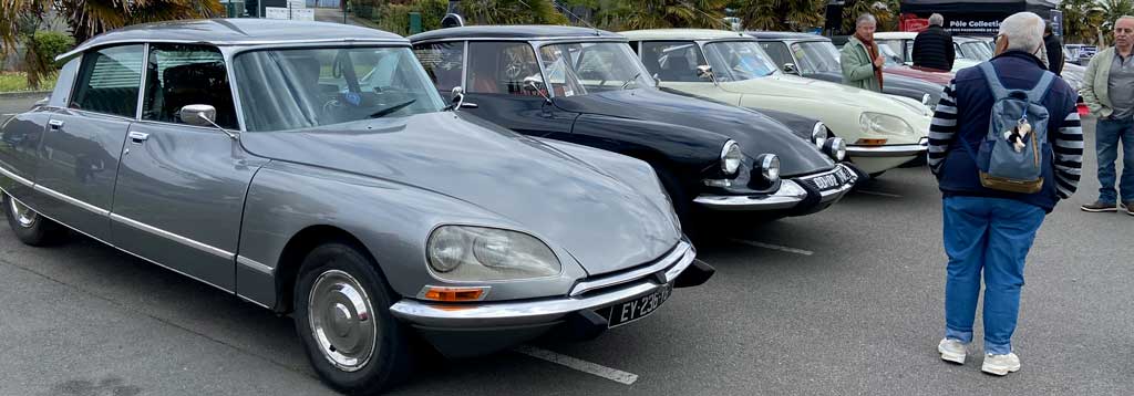 Rassemblement "70 ans de la Citroën DS"