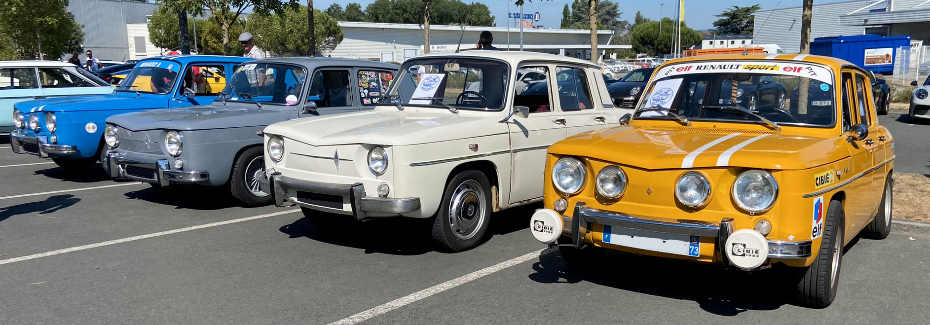 Renault 8 au rassemblement Pôle Collection de juillet 2025