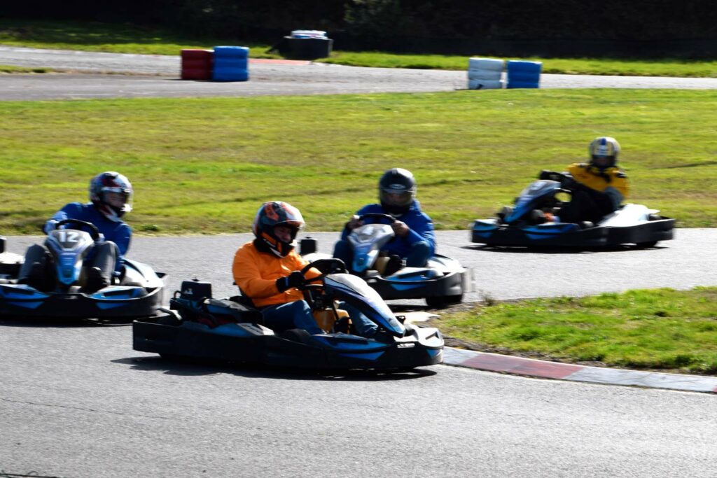 La bataille fait rage parmi les pilotes Pôle Collection sur la piste